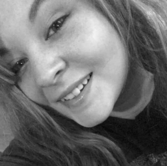 Meet your Posher, Gabrielle - Picture 1 of 1